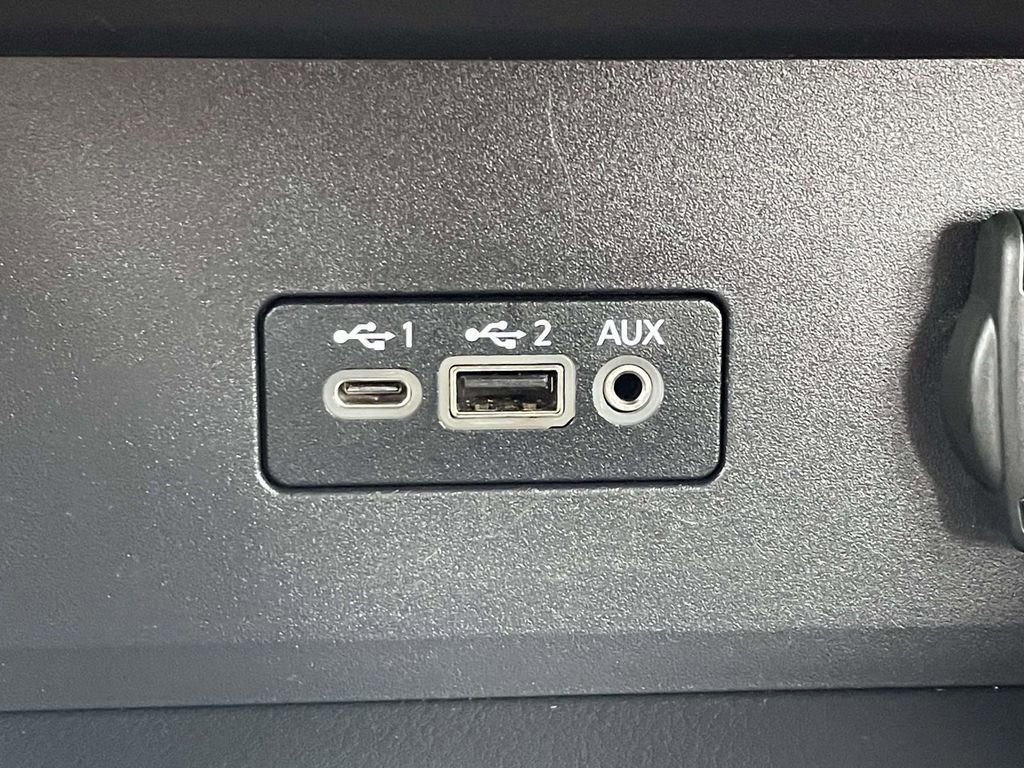 Used 2023 Nissan Sentra SV image 36