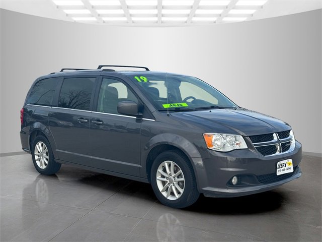 Used 2019 Dodge Grand Caravan SXT image 2
