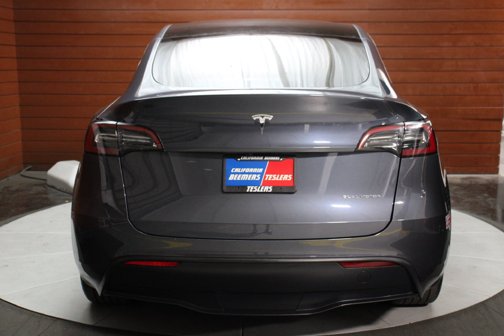 Used 2023 Tesla Model Y Long Range AWD/4WD image 2