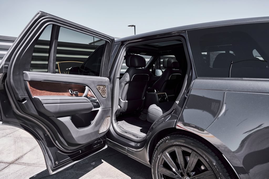 Used 2024 Land Rover Range Rover Long Wheelbase Autobiography AWD/4WD image 27