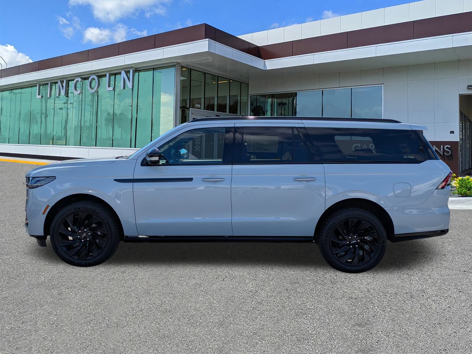 New 2026 Lincoln Navigator L Reserve w/ Jet Appearance Package image 7