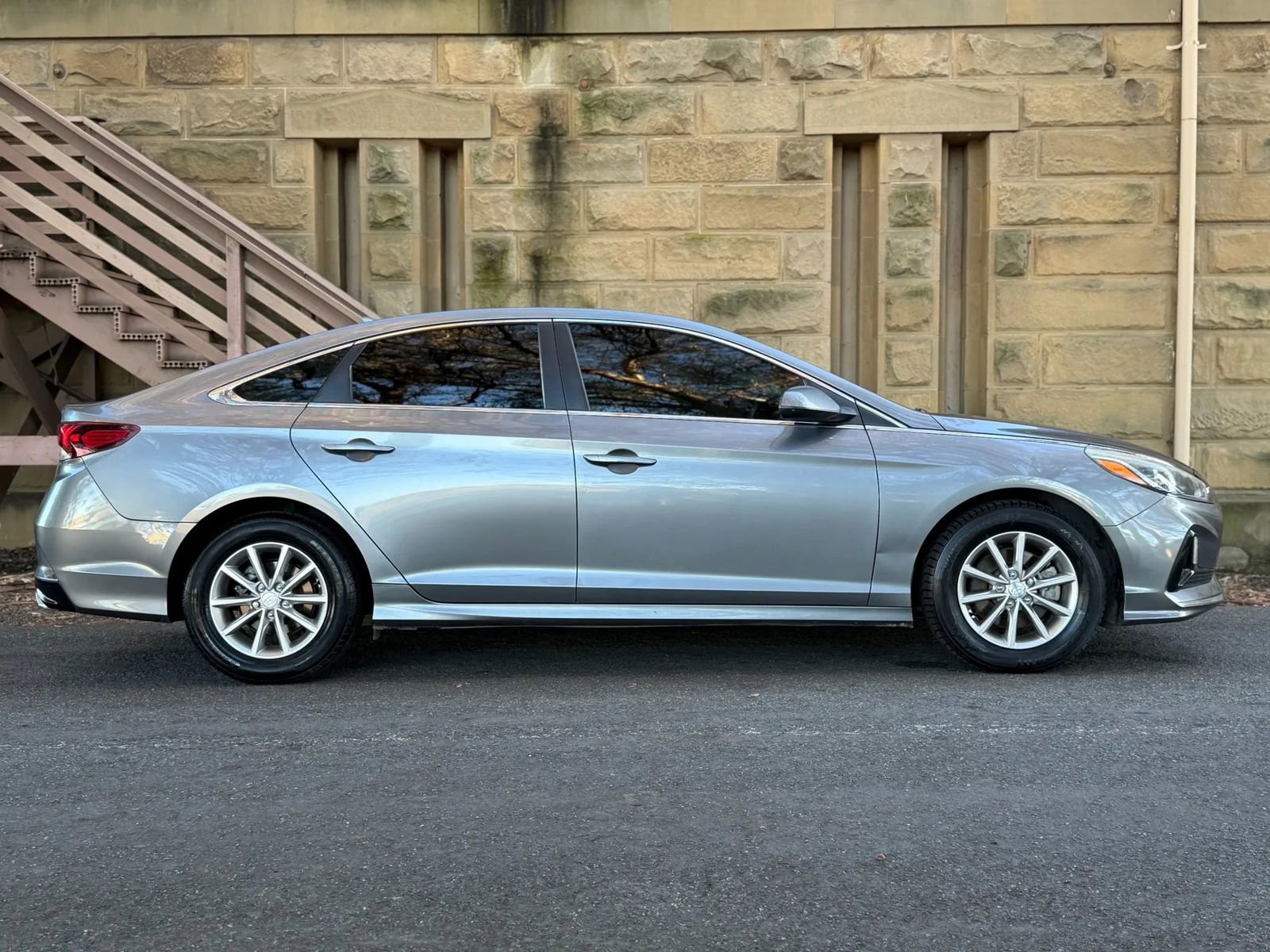 Used 2018 Hyundai Sonata SE image 3