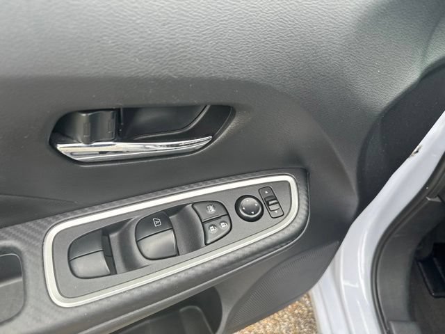 Used 2024 Nissan Versa SR FWD image 16