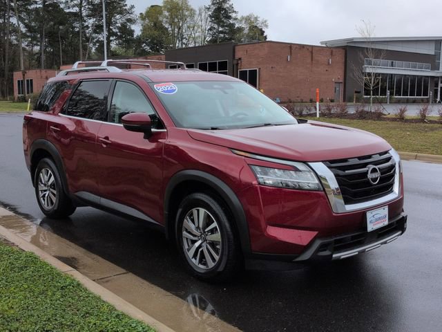 Used 2023 Nissan Pathfinder SL AWD/4WD image 15