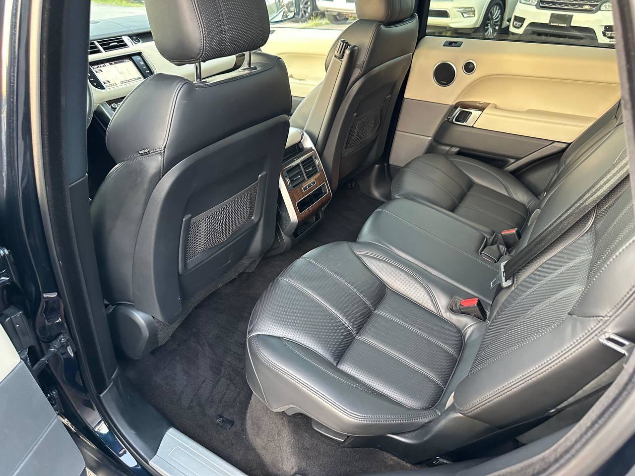 Used 2015 Land Rover Range Rover Sport HSE AWD/4WD image 21