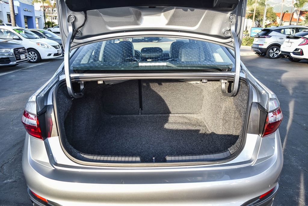 Used 2025 Volkswagen Jetta SE image 26