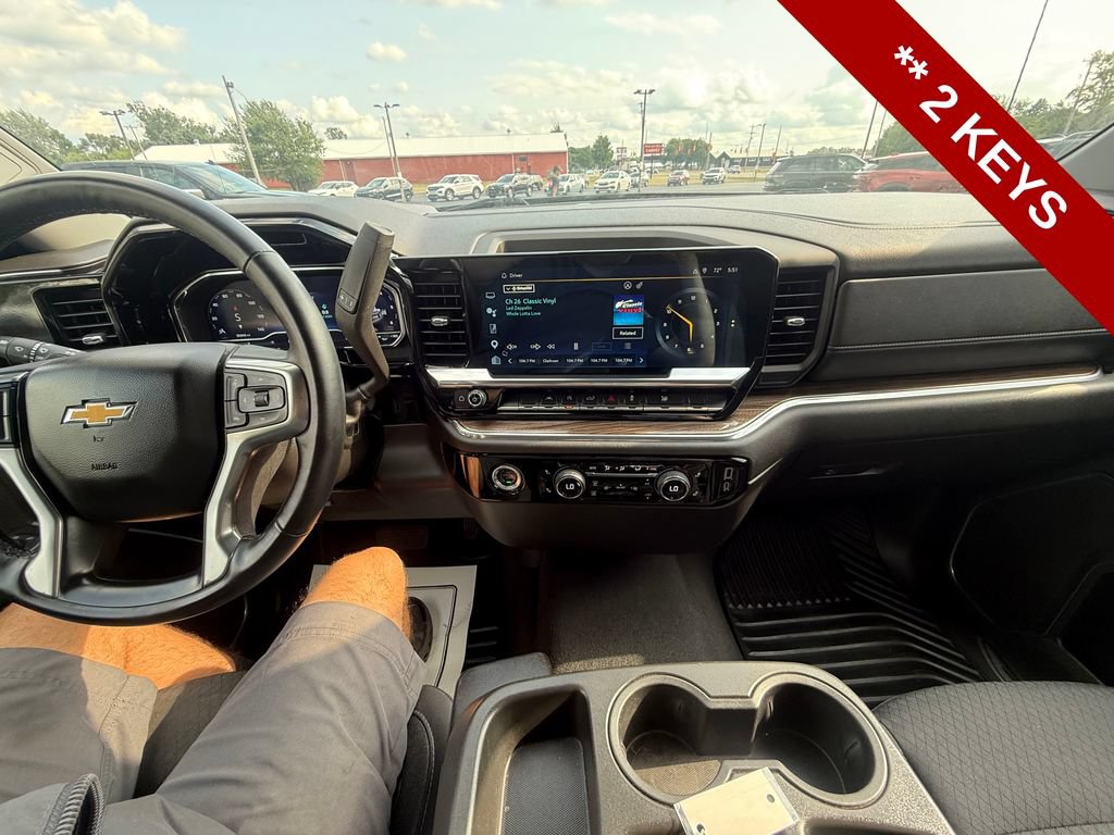 Used 2023 Chevrolet Silverado 1500 LT AWD/4WD image 22