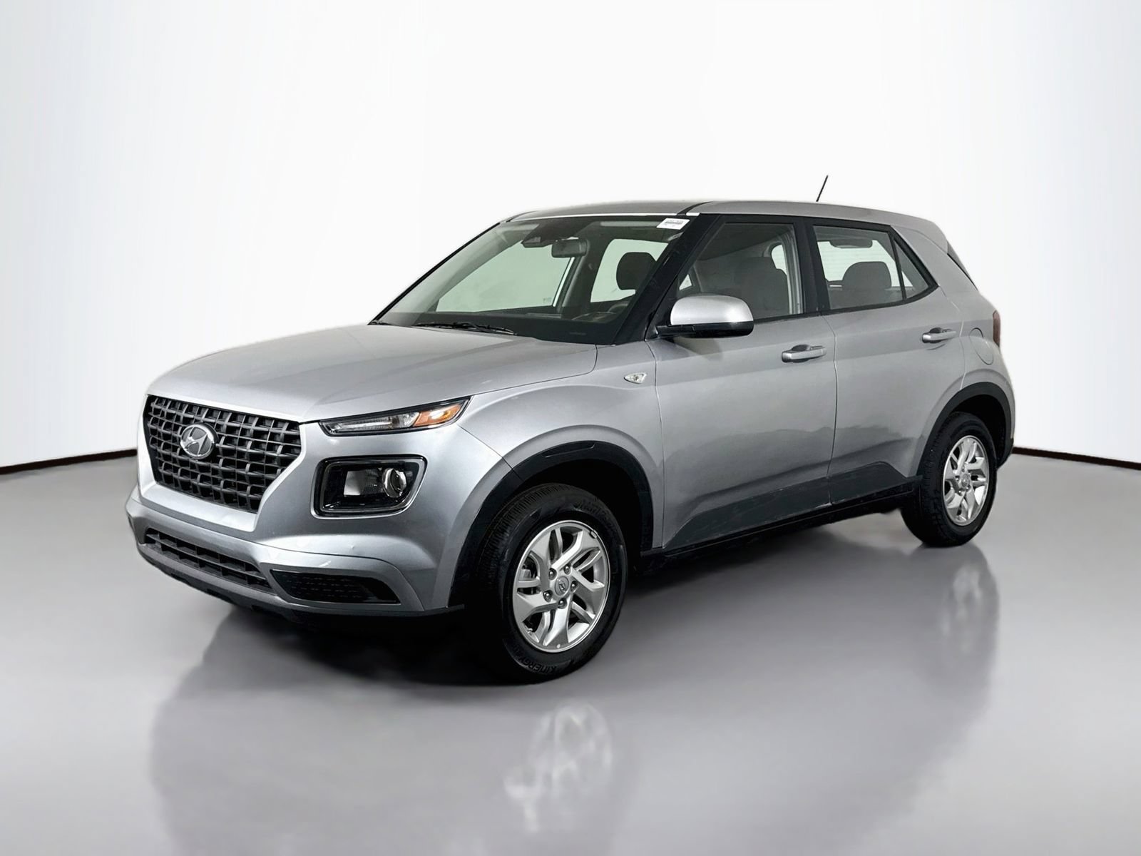 Used 2026 Hyundai Venue SE FWD image 1