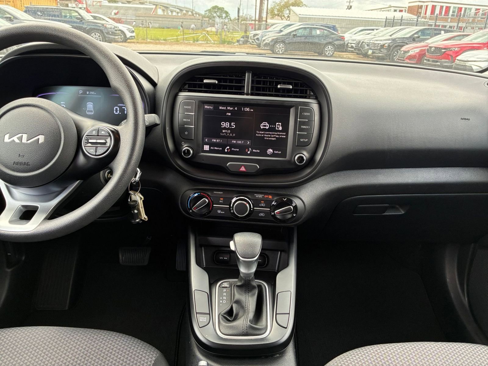 Used 2025 Kia Soul LX w/ LX Technology Package image 14