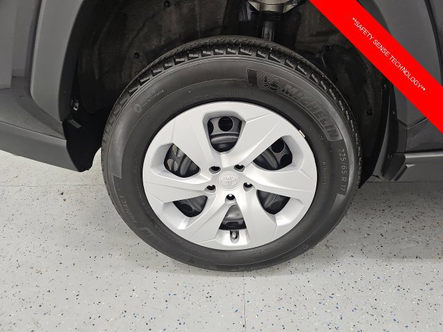 Certified 2025 Toyota RAV4 LE AWD/4WD image 8