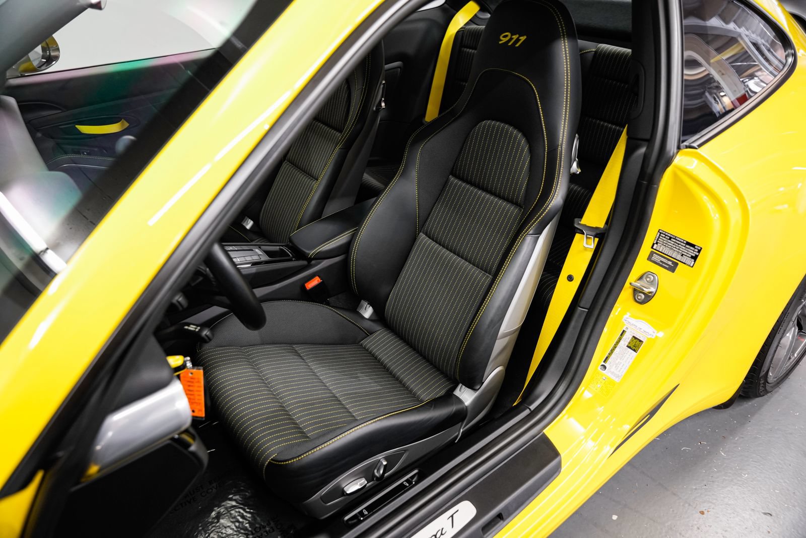 Used 2018 Porsche 911 Carrera T RWD image 19