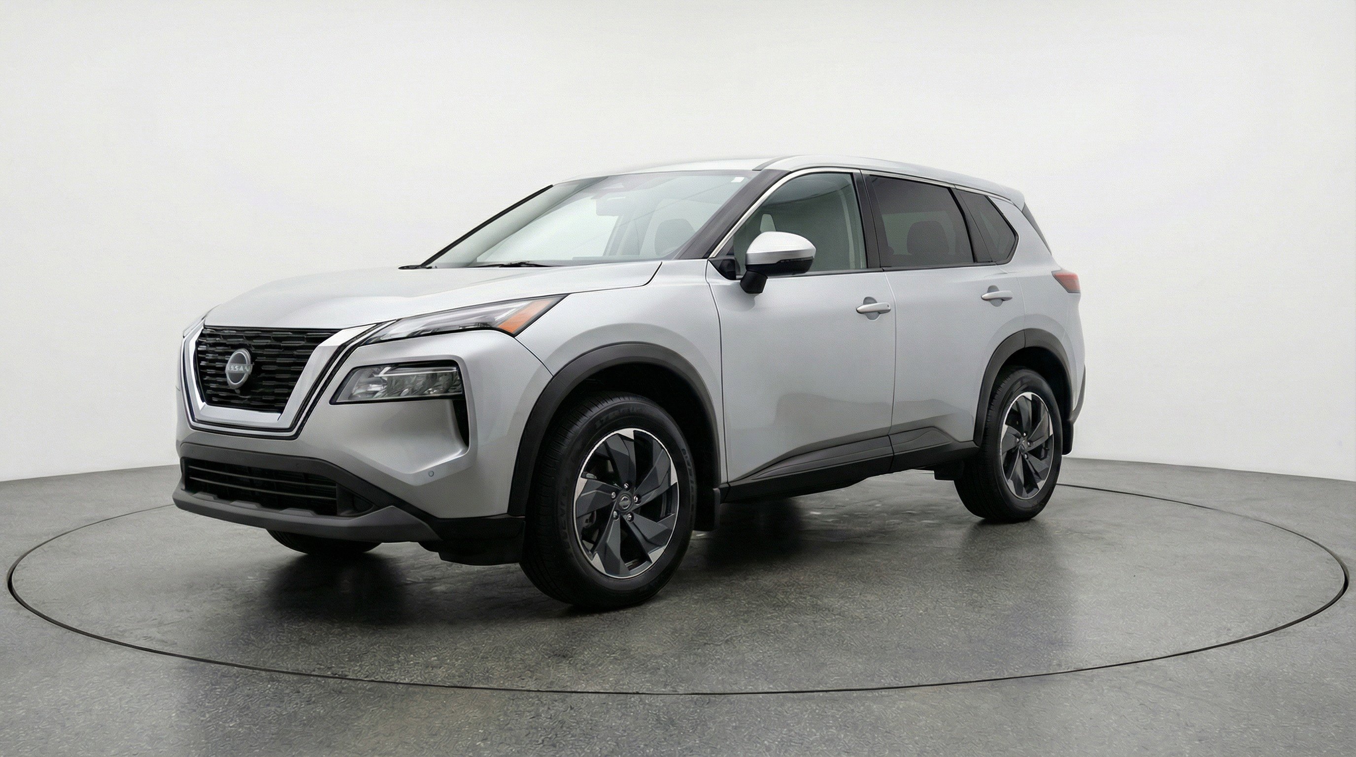 Used 2025 Nissan Rogue SV image 3