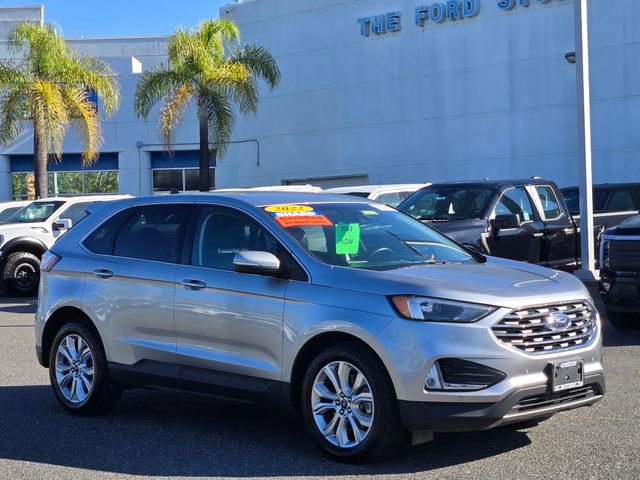 Certified 2022 Ford Edge Titanium image 3