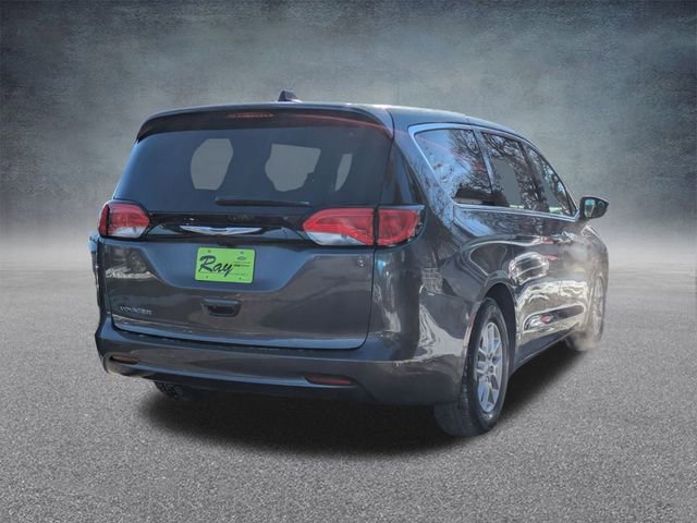 Certified 2023 Chrysler Voyager LX image 4
