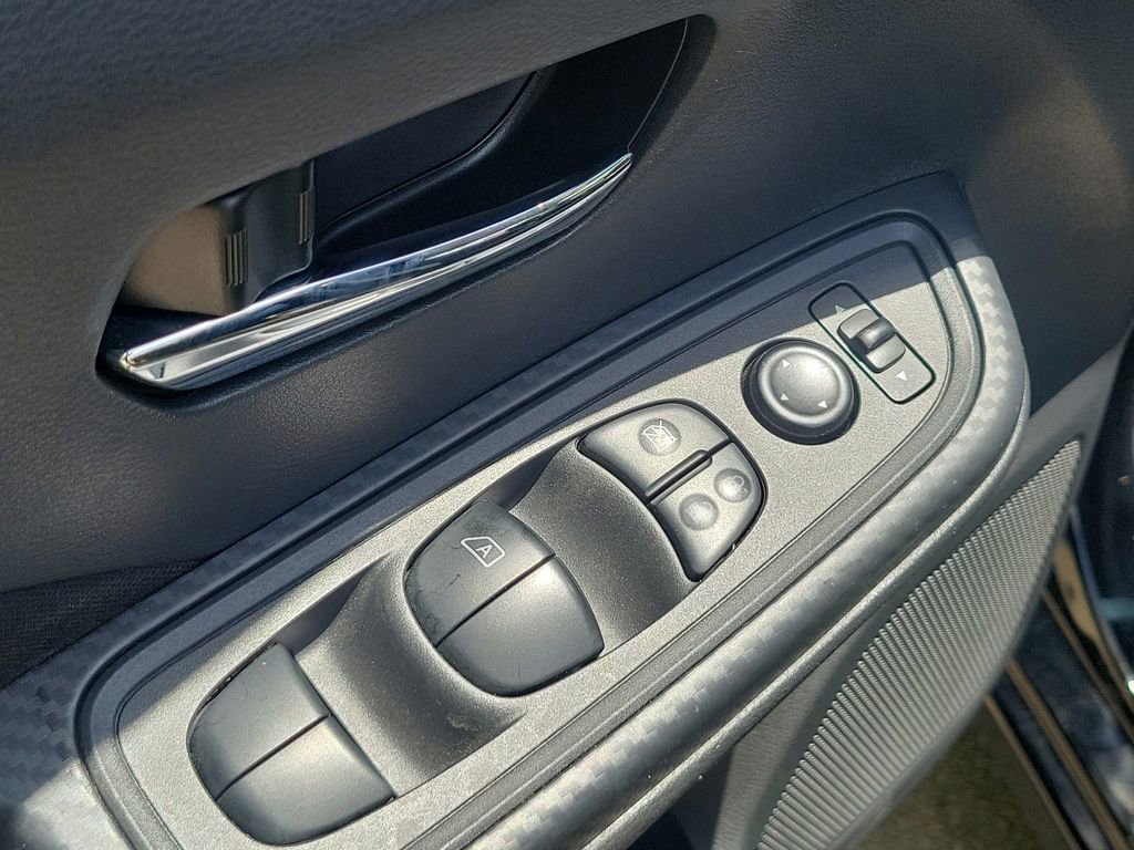 Certified 2022 Nissan Versa SV w/ Trunk Package FWD image 19