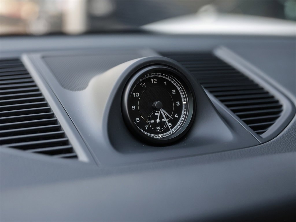 Used 2025 Porsche Macan image 21