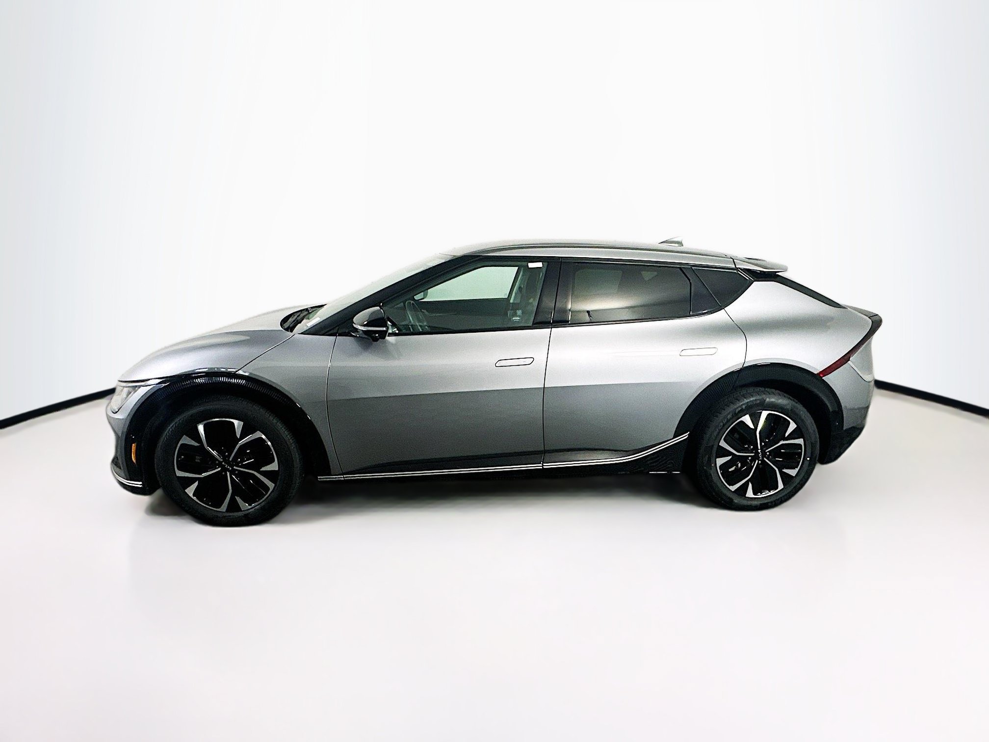 Used 2024 Kia EV6 Wind w/ Wind Technology Package RWD image 4