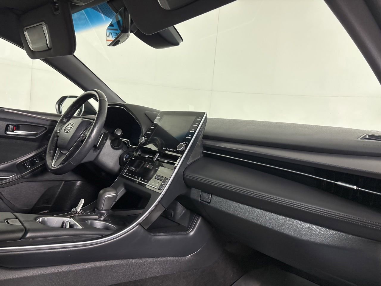 Used 2019 Toyota Avalon Touring FWD image 34