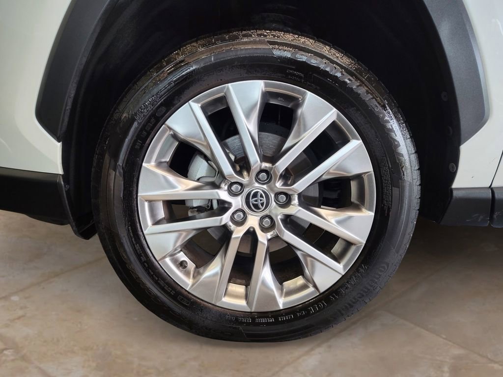 Used 2021 Toyota RAV4 Limited FWD image 31