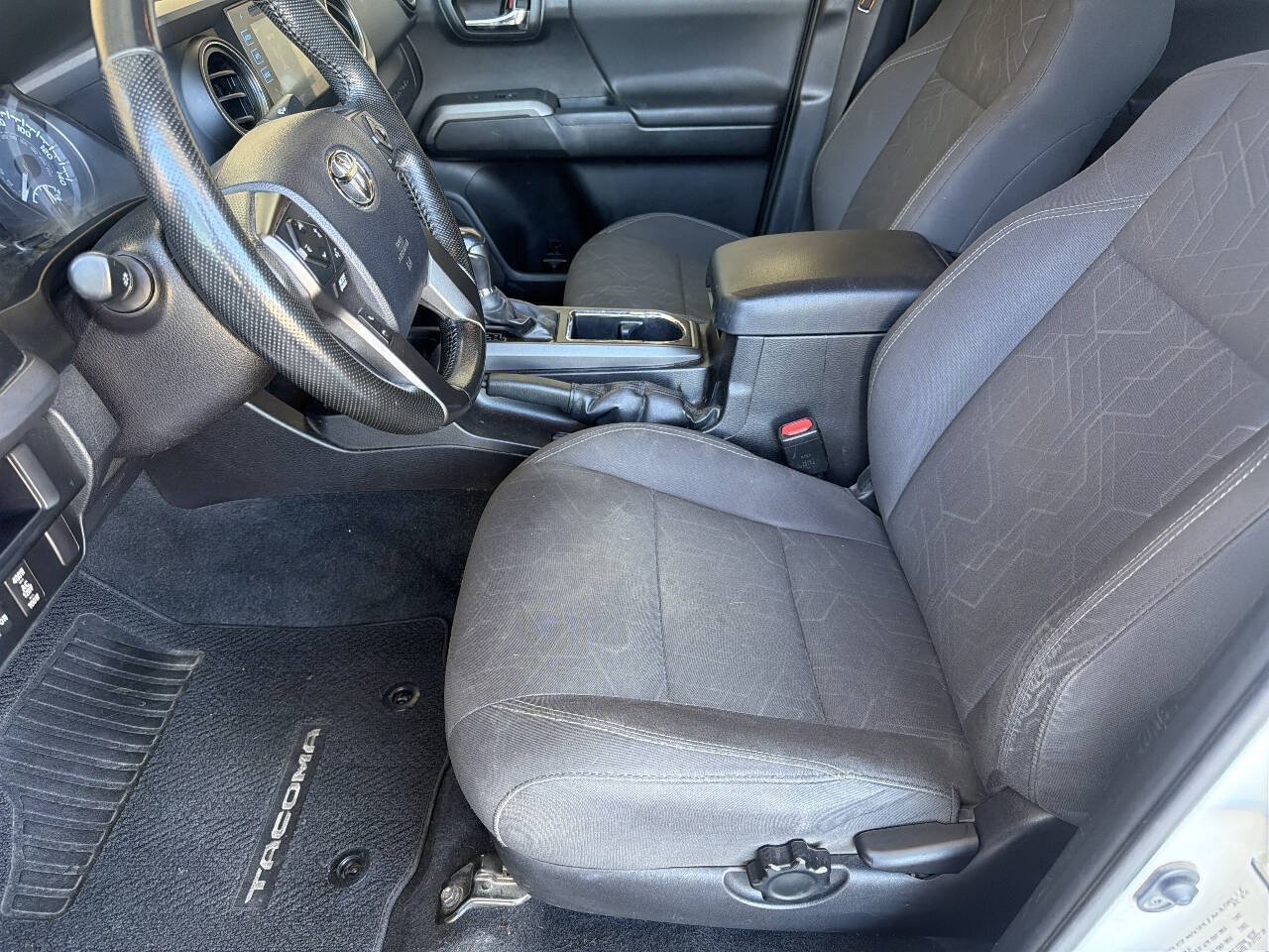 Used 2016 Toyota Tacoma TRD Off-Road w/ Towing Package RWD image 21