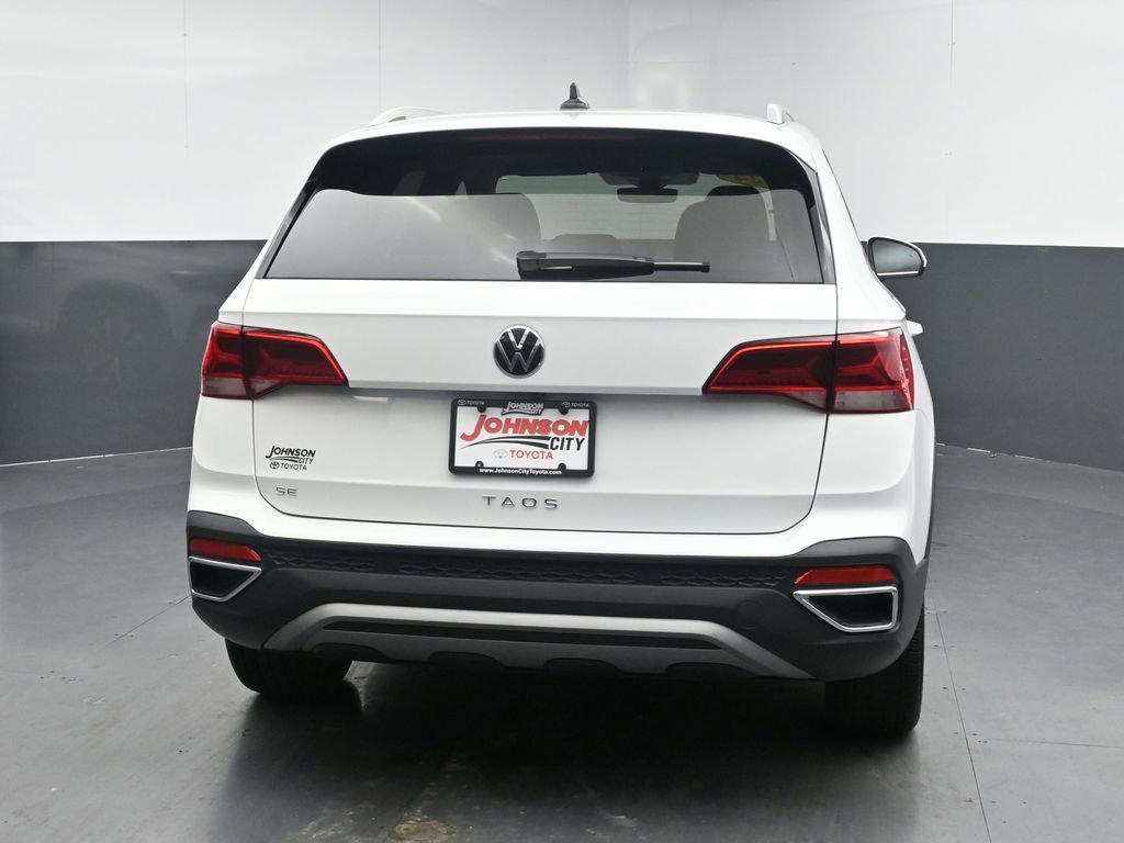 Used 2024 Volkswagen Taos SE image 8