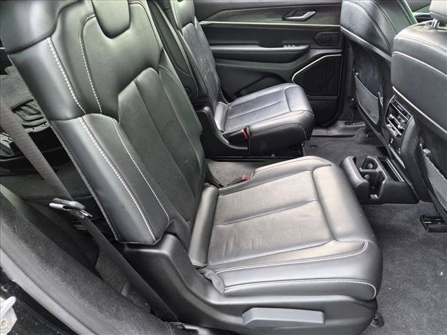 Used 2021 Jeep Grand Cherokee L Limited w/ Luxury Tech Group II AWD/4WD image 22