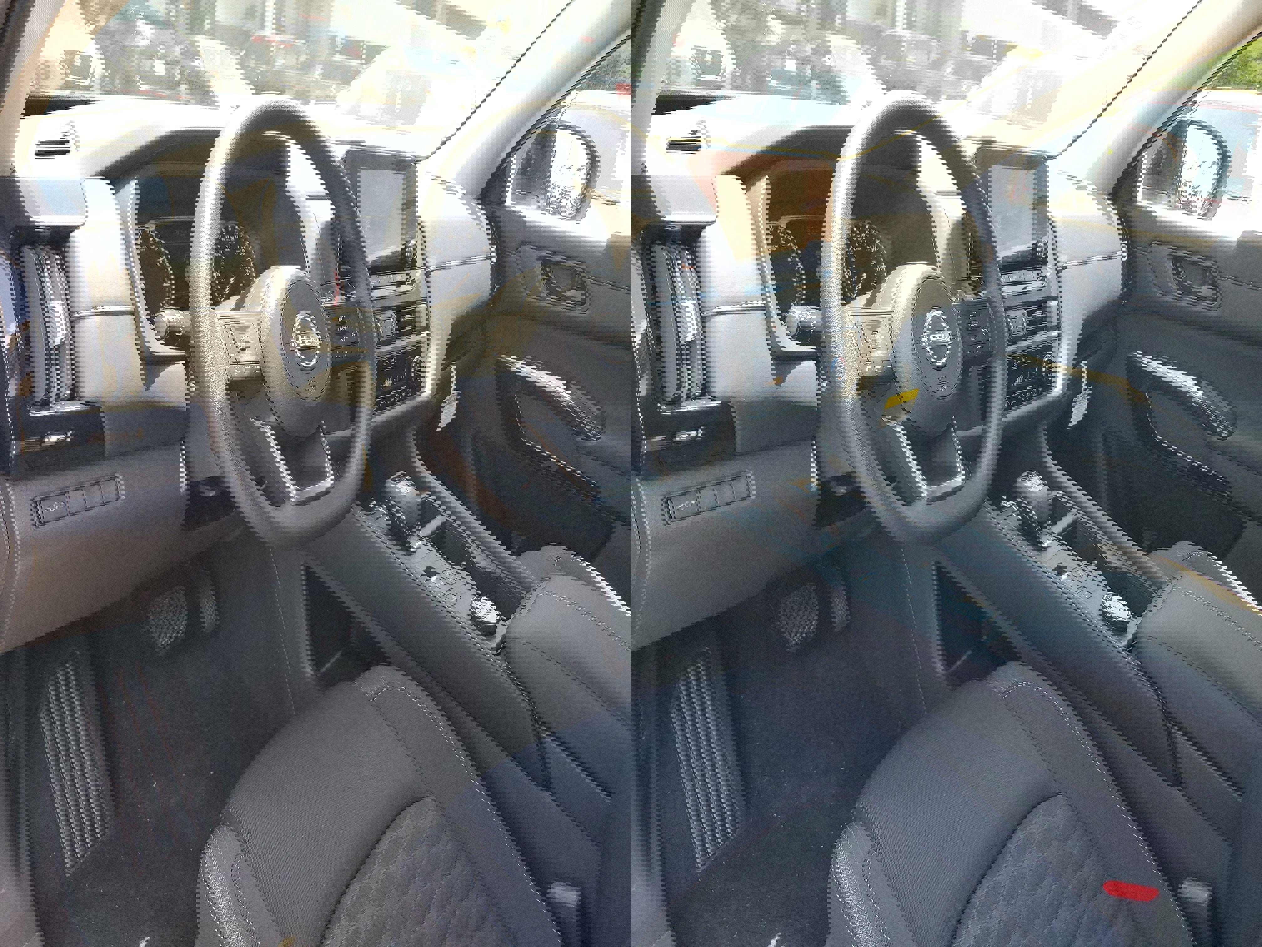 New 2025 Nissan Pathfinder S image 10