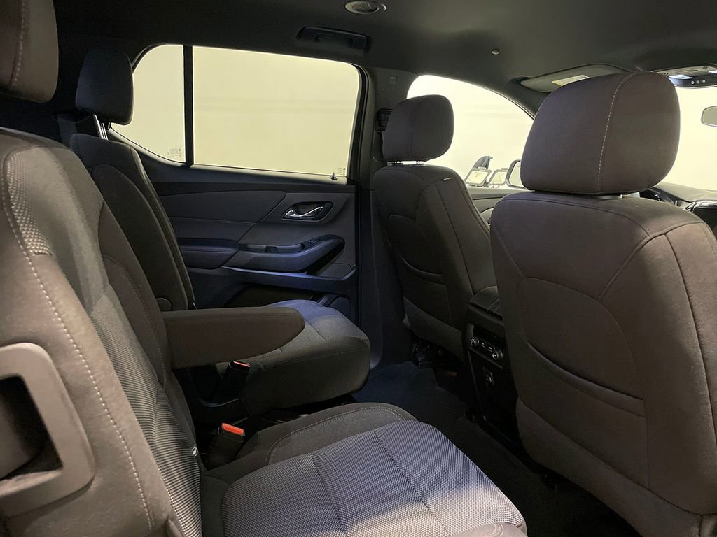 Used 2023 Chevrolet Traverse LT image 35