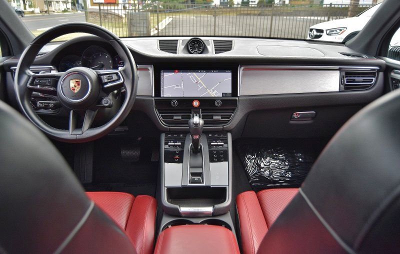 Used 2023 Porsche Macan image 22