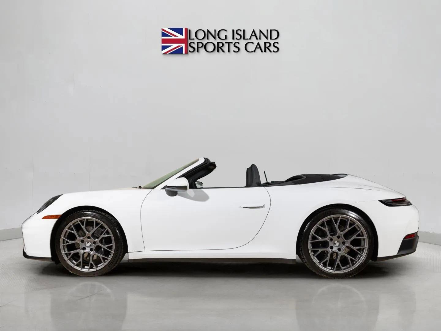 Used 2025 Porsche 911 Carrera image 9