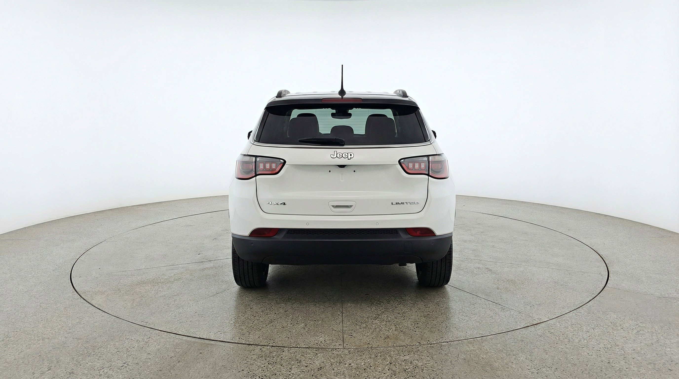 Used 2025 Jeep Compass Limited image 7