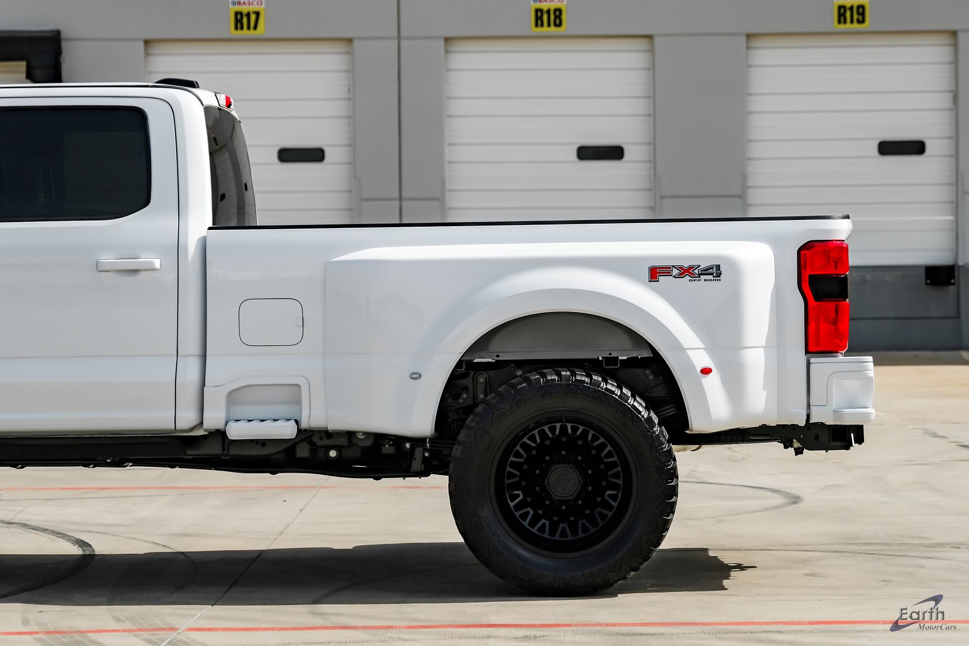 Used 2026 Ford F450 Lariat w/ FX4 Off-Road Package image 10
