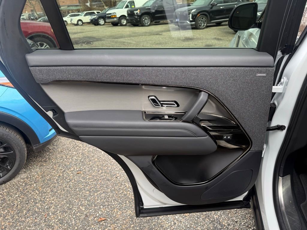 Used 2023 Land Rover Range Rover Sport SE image 16