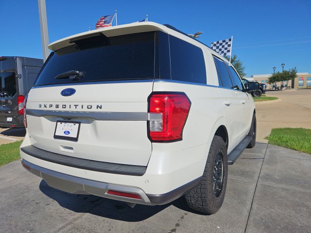 Used 2024 Ford Expedition XLT RWD image 4
