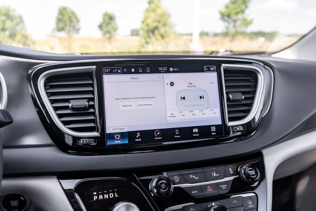 Used 2024 Chrysler Pacifica Touring-L FWD image 30