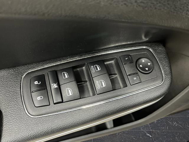 Used 2023 Chrysler 300 Touring w/ Sport Appearance Package image 24