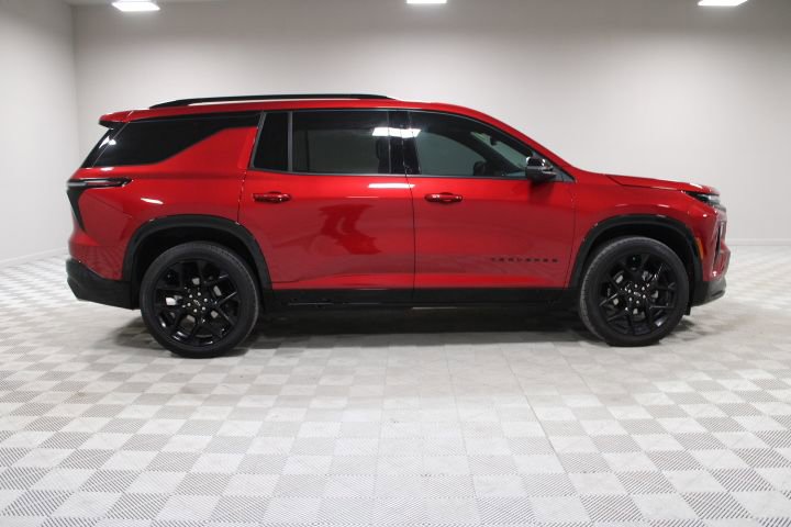Used 2024 Chevrolet Traverse RS image 13
