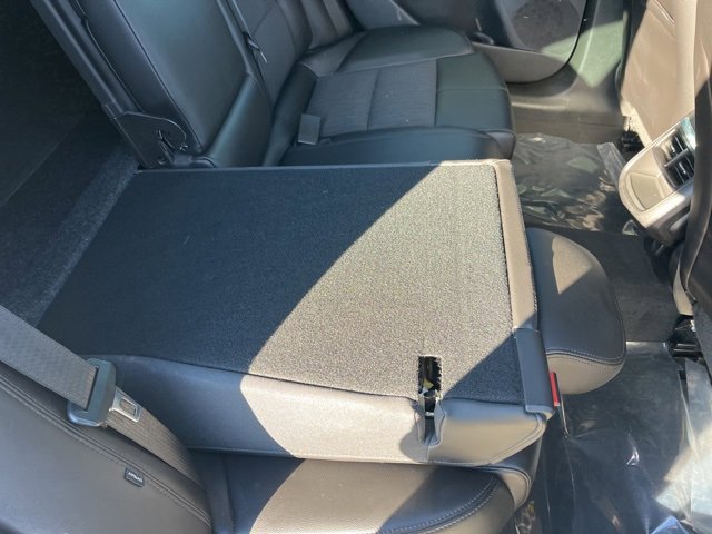 Used 2016 Chevrolet Impala LT w/ Convenience Package image 46