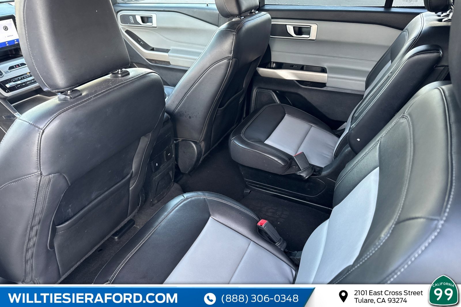 Used 2022 Ford Explorer XLT w/ Equipment Group 202A image 8