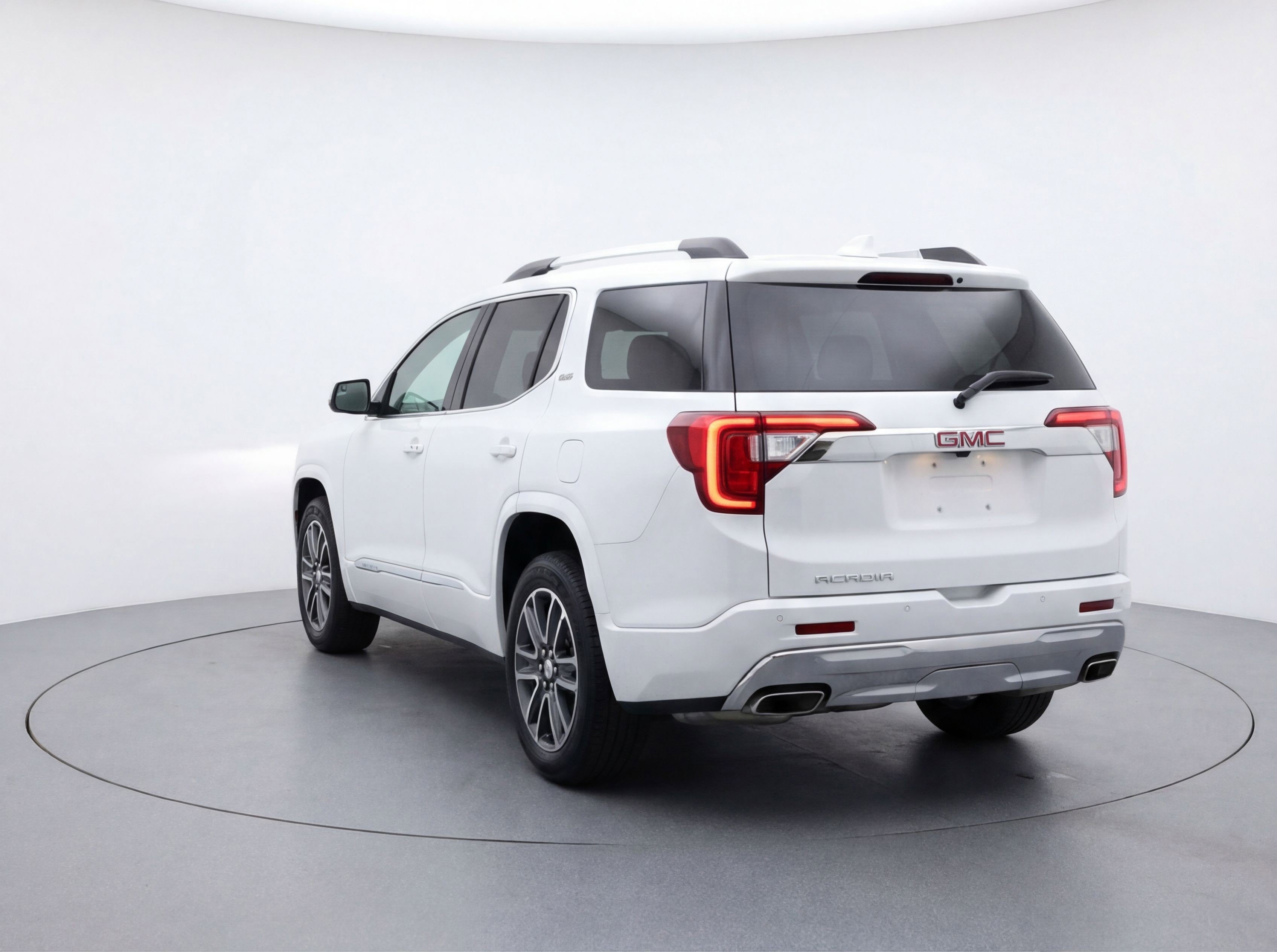 Used 2023 GMC Acadia SLT image 6