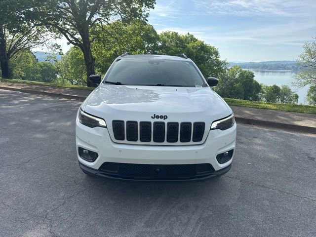 Used 2023 Jeep Cherokee Altitude Lux AWD/4WD image 2