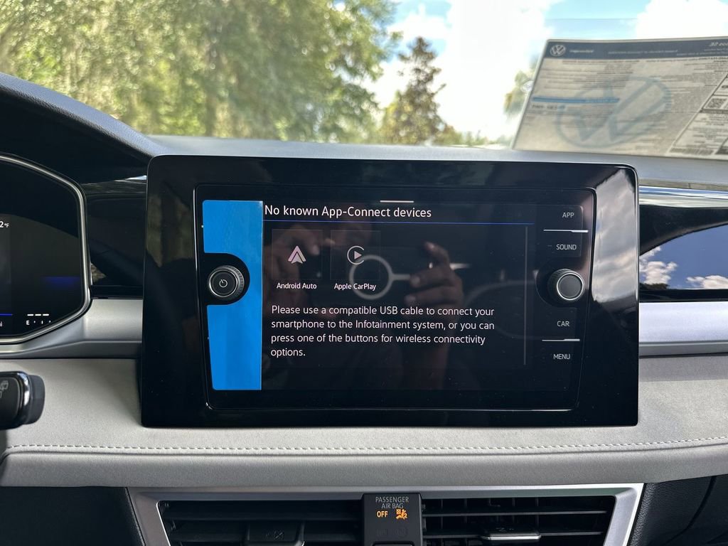 New 2025 Volkswagen Taos SE image 18