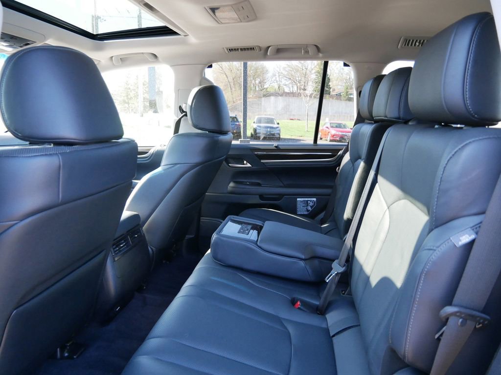 Used 2018 Lexus LX 570 4WD image 11