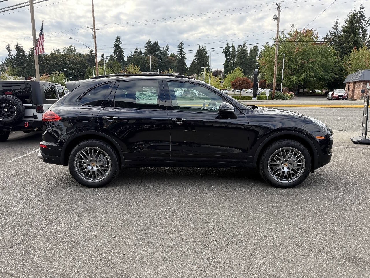 Used 2016 Porsche Cayenne S AWD/4WD image 7
