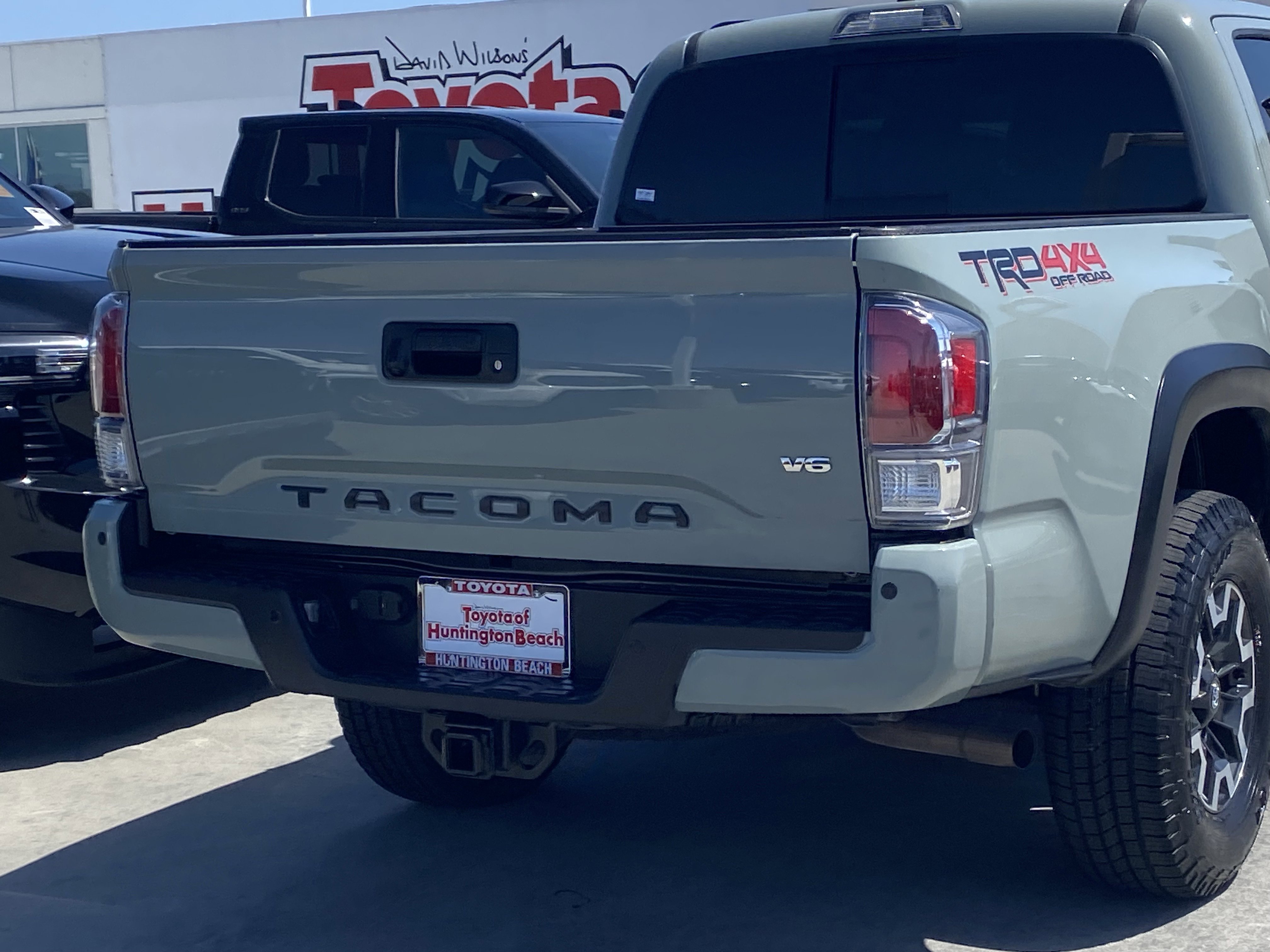 Certified 2022 Toyota Tacoma TRD Off-Road w/ TRD Premium Off Road Package AWD/4WD image 4