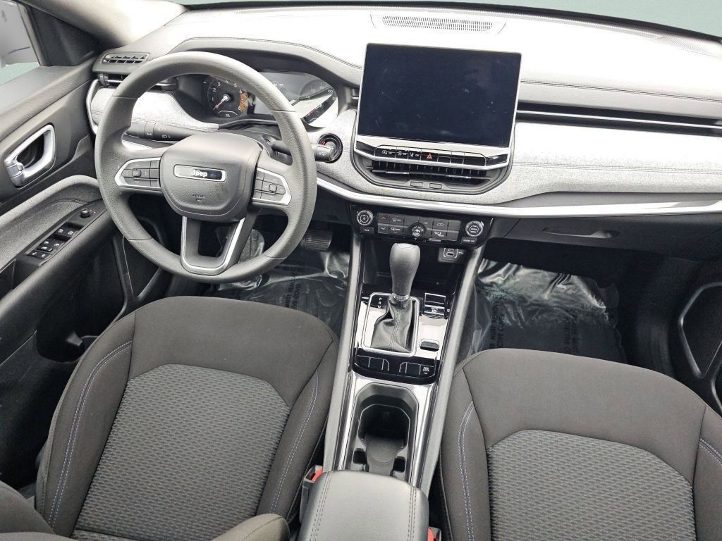 Used 2024 Jeep Compass Sport image 27