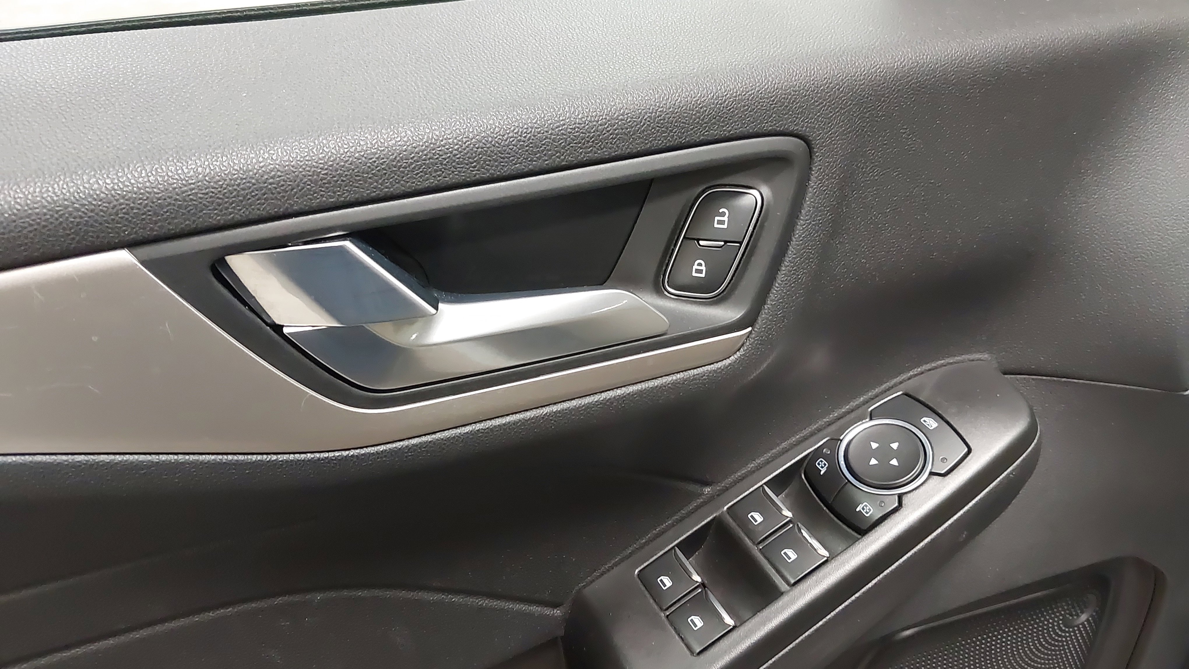 Used 2022 Ford Escape SEL image 25