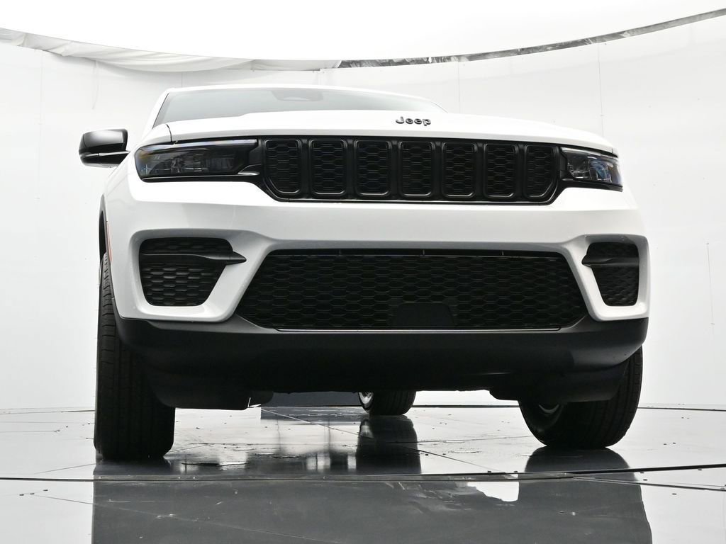 New 2025 Jeep Grand Cherokee Altitude image 37