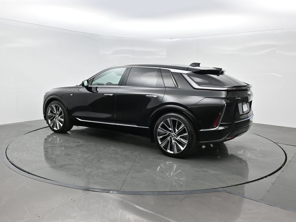 Used 2026 Cadillac Lyriq Signature Luxury w/ Nappa Leather Package AWD/4WD image 3