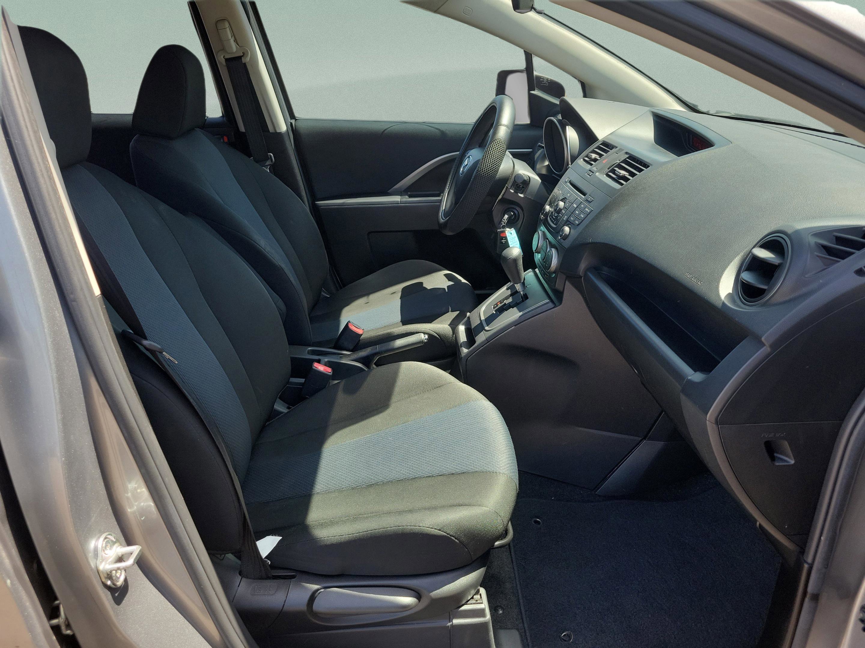 Used 2015 MAZDA MAZDA5 Sport image 17